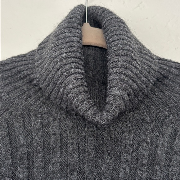 H&M Gray & Cream Striped oversized side slit Turtleneck Tunic Sweater M - Picture 3 of 8